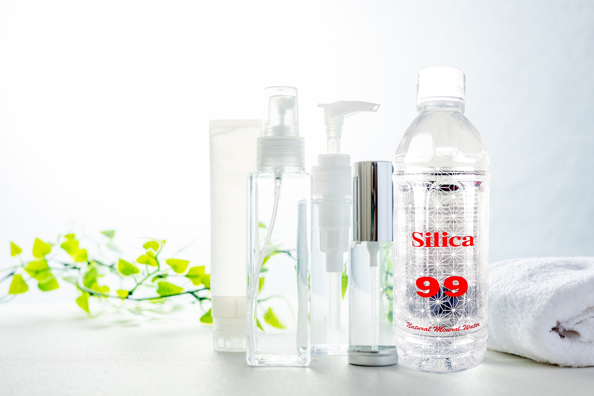 化粧水とシリカ水